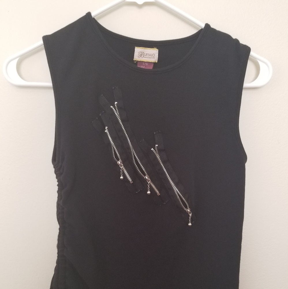 Chic and edgy short sleeve black sleeve Top black